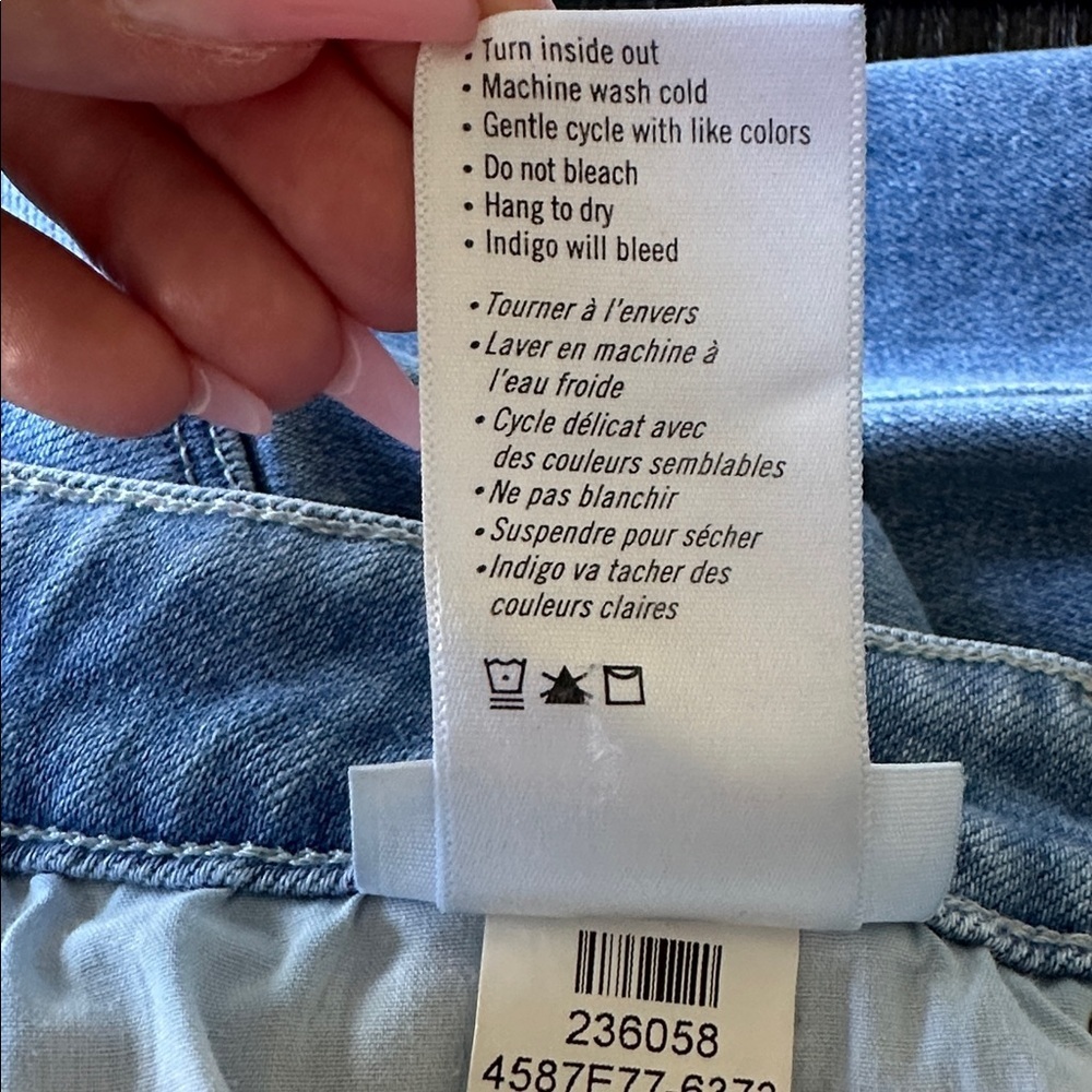PAIGE Colette Anthropologie Blue Mid-Rise Raw Hem Denim Capri Jeans, Size 28 - Picture 10 of 14
